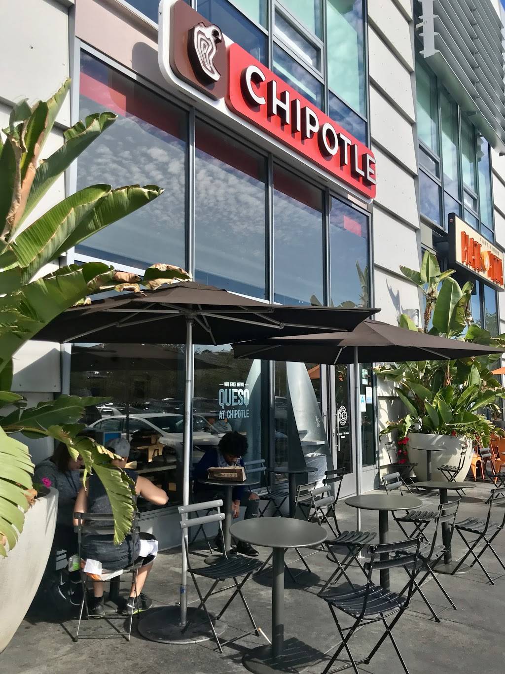 Chipotle Mexican Grill | restaurant | 110 S Fairfax Ave Ste A12, Los Angeles, CA 90036, USA | 3238570608 OR +1 323-857-0608