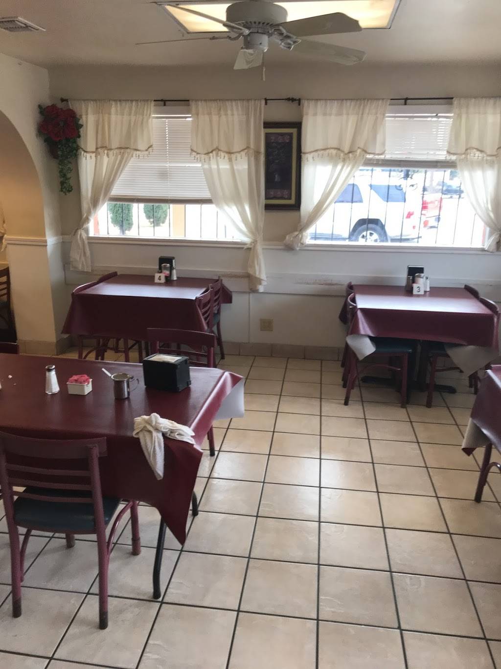 Blanquitas Mexican Restaurant | restaurant | 1619 Goliad Rd, San Antonio, TX 78223, USA | 2105980055 OR +1 210-598-0055