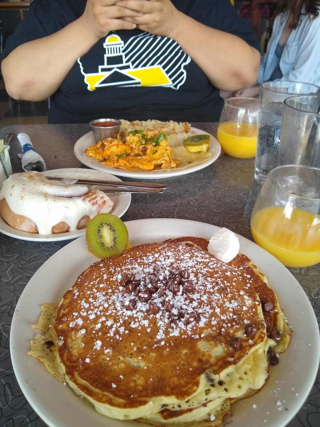 Bluebird Diner | restaurant | 330 E Market St, Iowa City, IA 52245, USA | 3193511470 OR +1 319-351-1470