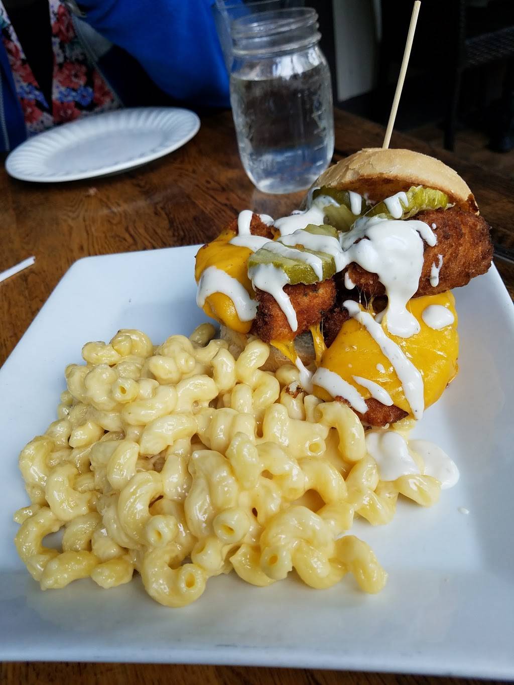 Figs Wood Fired Bistro | restaurant | 105 Church Hill Rd, Sandy Hook, CT 06482, USA | 2034265503 OR +1 203-426-5503