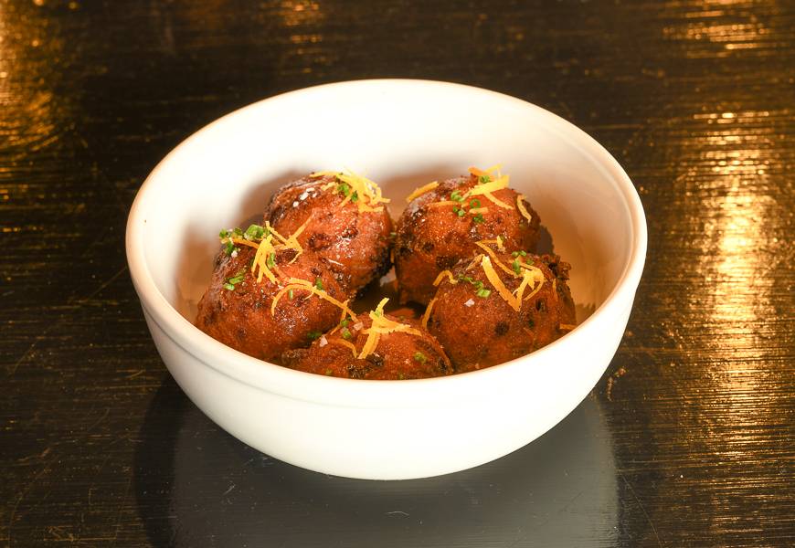 S/T Hooligans | restaurant | 4354 Leary Way NW, Seattle, WA 98107, USA | 2066594754 OR +1 206-659-4754