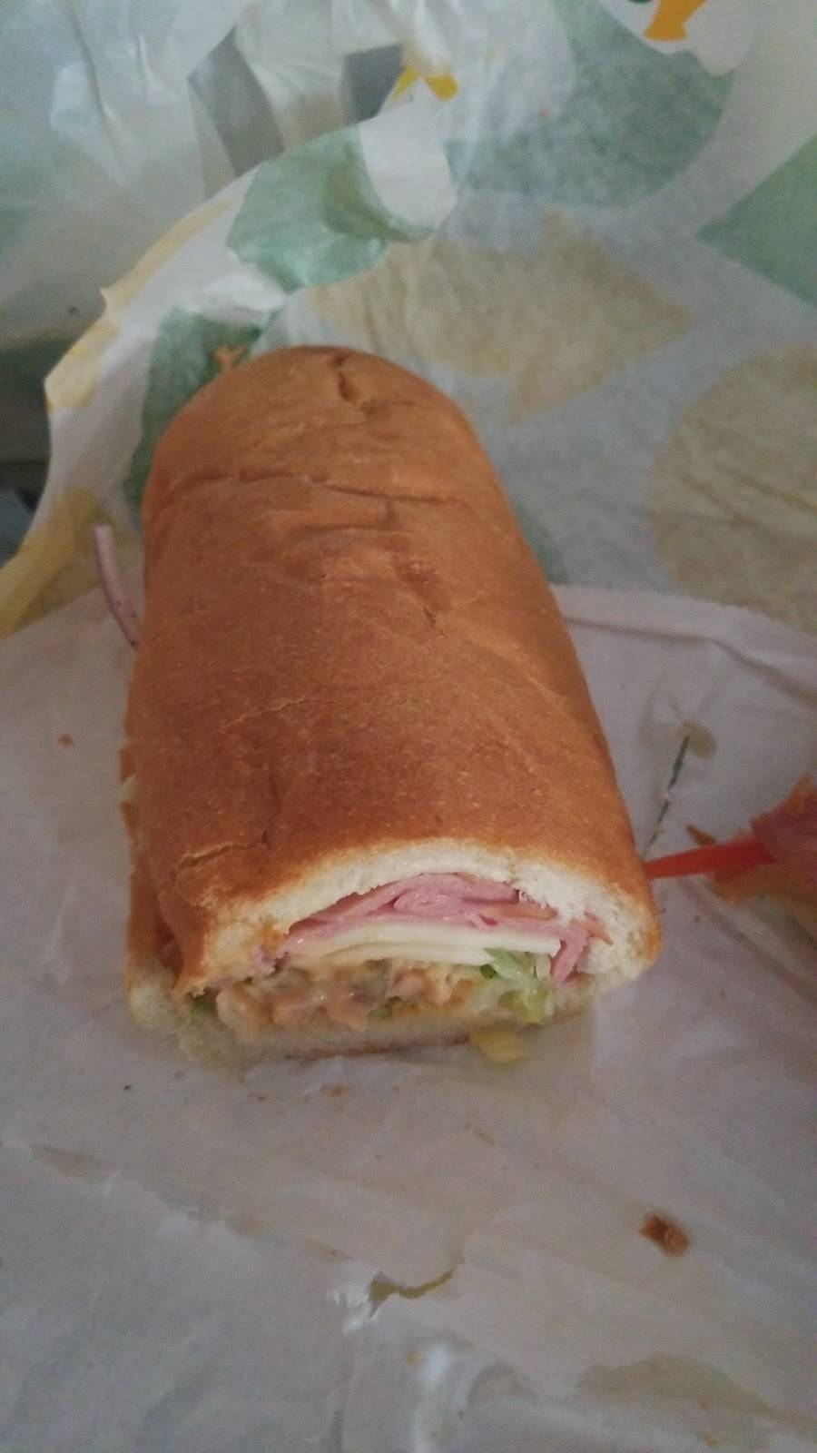 Subway Restaurants | restaurant | Crown Liquors Crossing, 13870 Olivia Way Suite 105, Fishers, IN 46037, USA | 3177700097 OR +1 317-770-0097