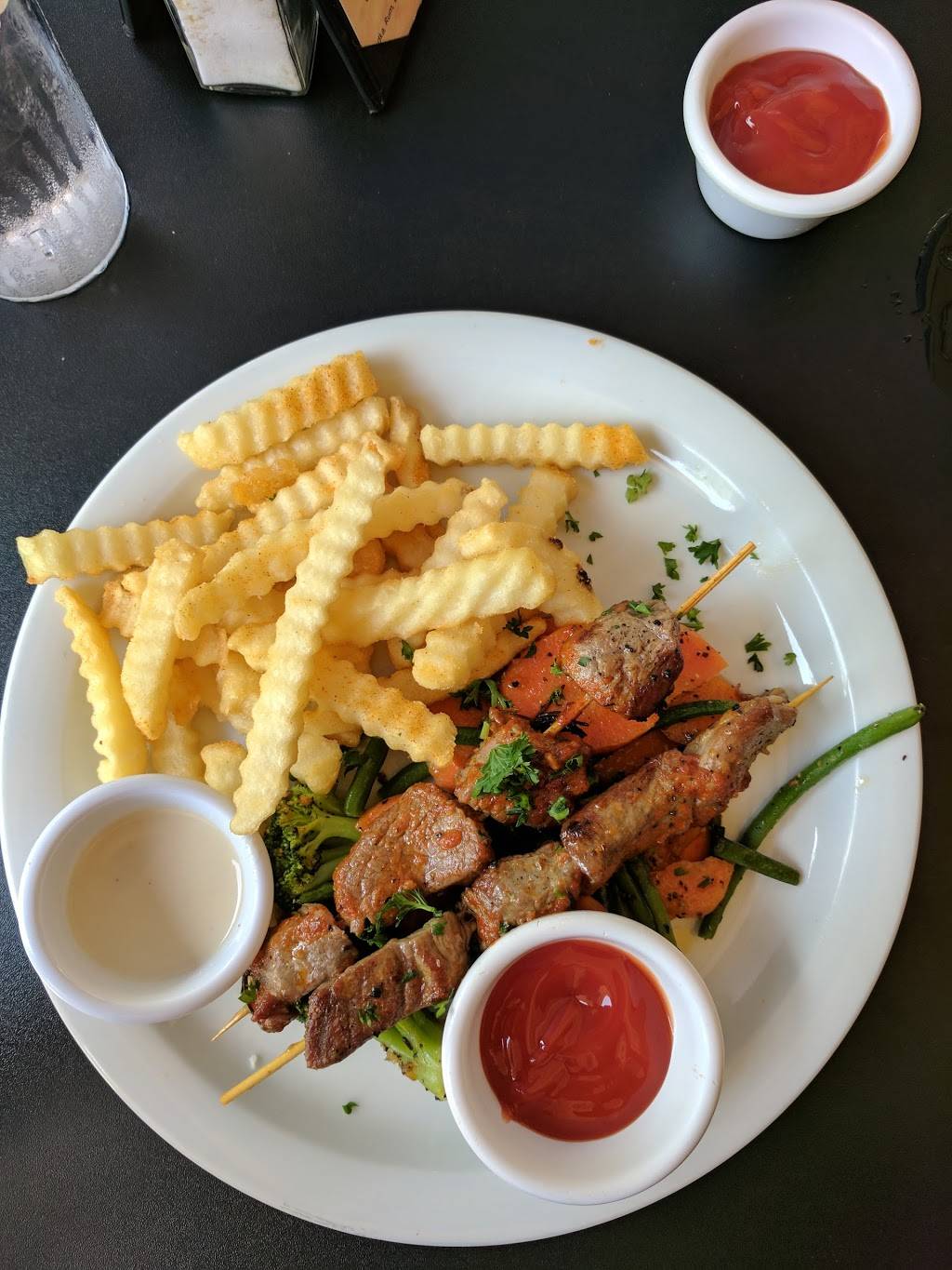 Mediterranean Harbour Bar and Grill | restaurant | 13 Harbourside Ln, Hilton Head Island, SC 29928, USA | 8438429991 OR +1 843-842-9991