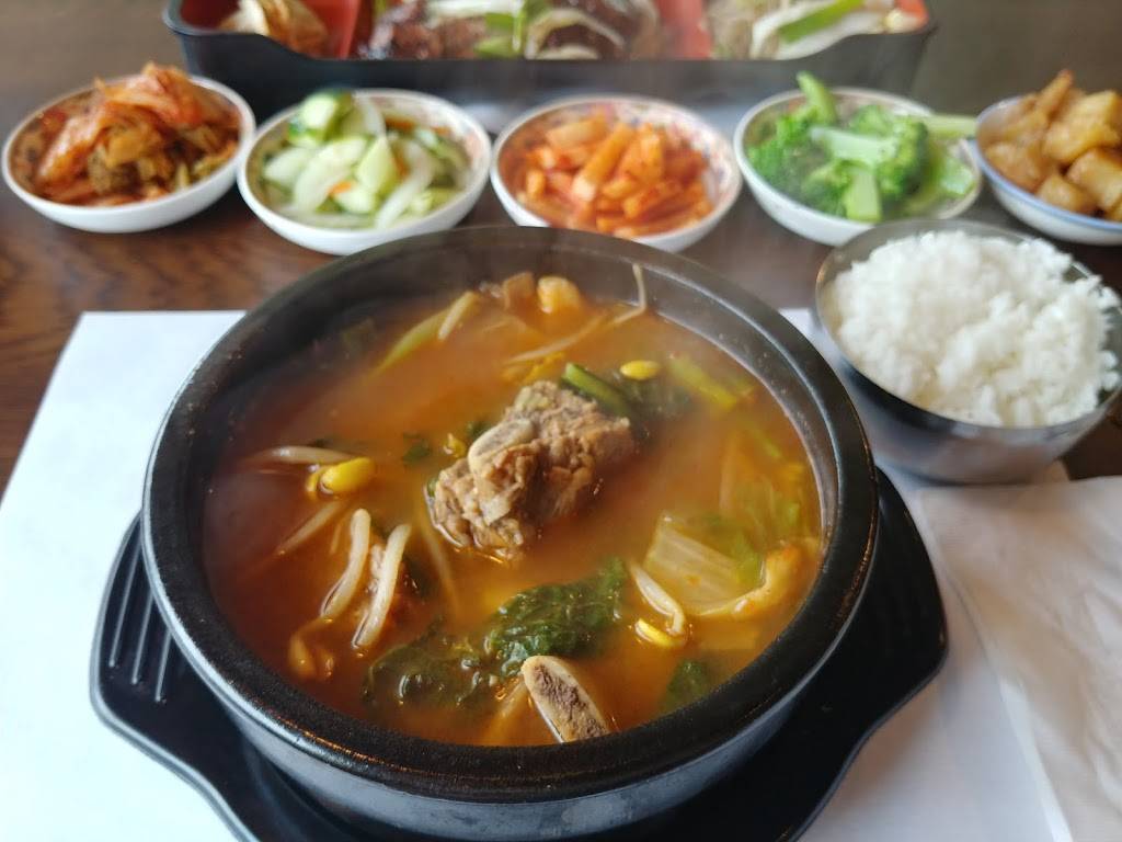 Chin Hills Restaurant | restaurant | 2756 Elmwood Ave, Buffalo, NY 14217, USA | 7168778880 OR +1 716-877-8880