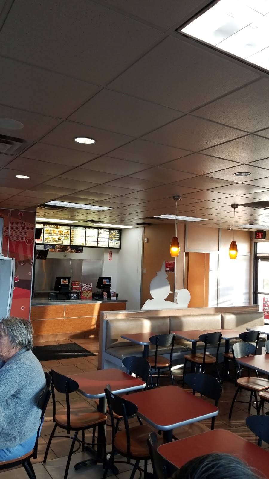 Jack in the Box | restaurant | 3909 Mission Ave, Oceanside, CA 92054, USA | 7604399852 OR +1 760-439-9852