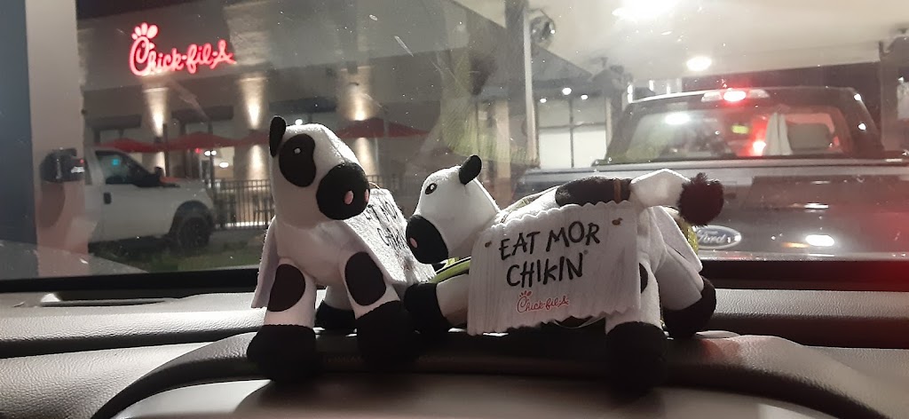 Chick-fil-A | restaurant | 2203 N State St, Greenfield, IN 46140, USA | 3179832084 OR +1 317-983-2084