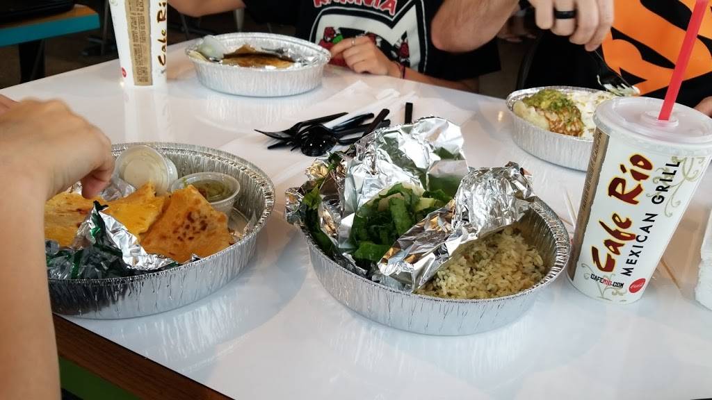 Cafe Rio Mexican Grill | restaurant | 4095 S Gilbert Rd, Chandler, AZ 85249, USA | 4807194551 OR +1 480-719-4551