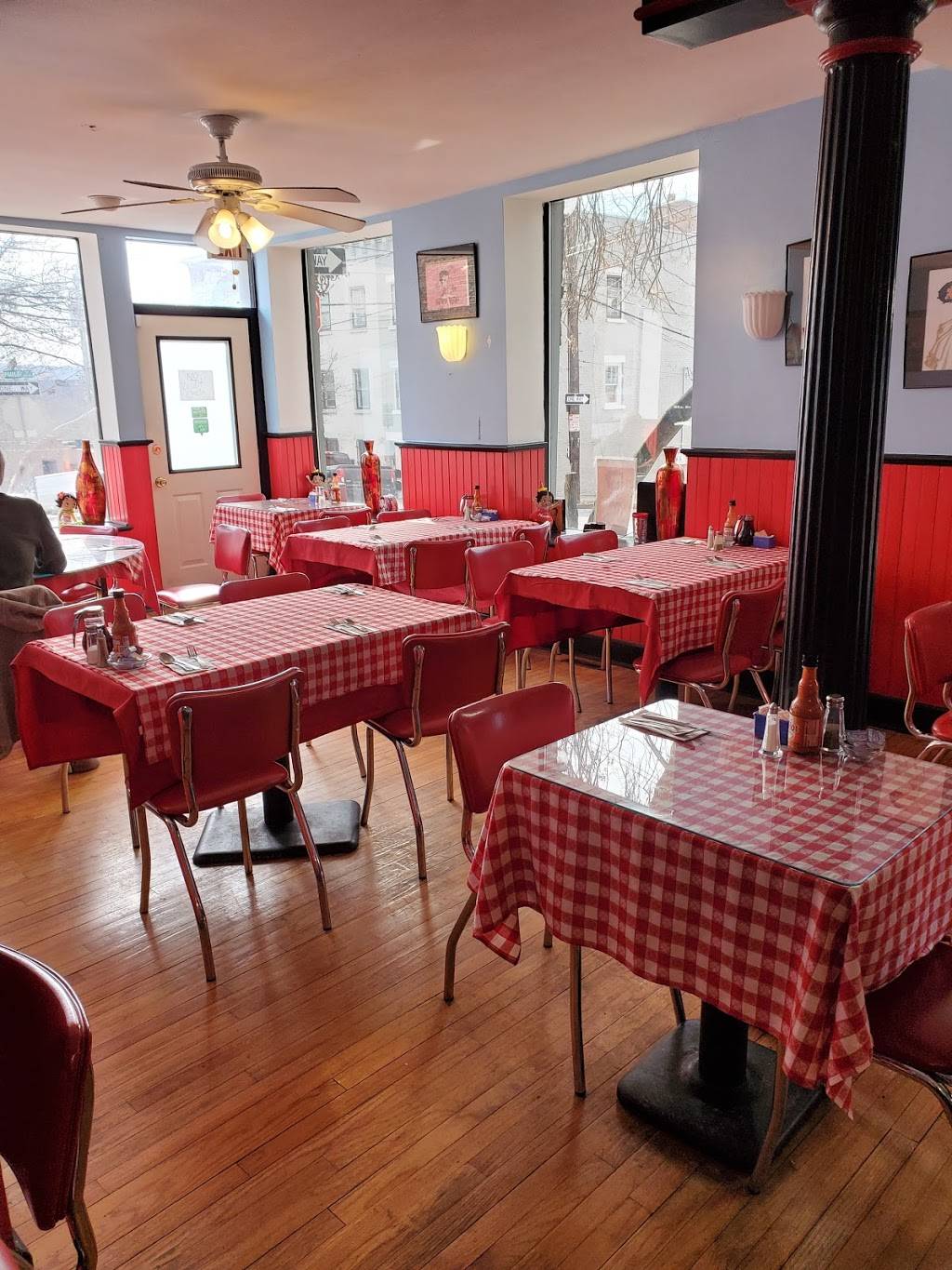 Betty Boops Diner | restaurant | 115 Philip St, Albany, NY 12202, USA | 5183644455 OR +1 518-364-4455