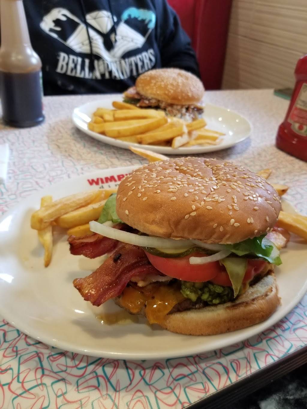 Wimpy’s Diner | restaurant | 60 Main St E, Grimsby, ON L3M 1N1, Canada | 9053097323 OR +1 905-309-7323