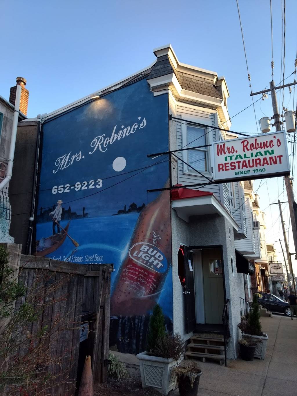 Mrs. Robinos | restaurant | 520 N Union St, Wilmington, DE 19805, USA | 3026529223 OR +1 302-652-9223