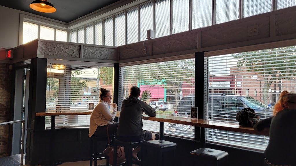 The Flying Pig | restaurant | 1414 Hewitt Ave, Everett, WA 98201, USA | 4253505925 OR +1 425-350-5925