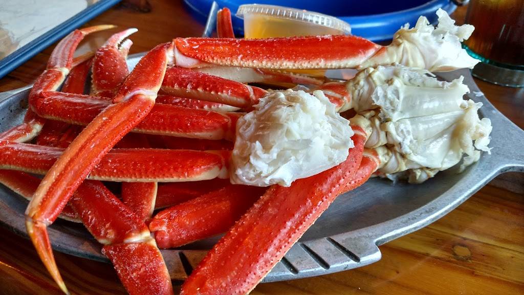 Gilligans Seafood Restaurant- At the Dock | restaurant | 582 Dock Rd, Moncks Corner, SC 29461, USA | 8437612244 OR +1 843-761-2244