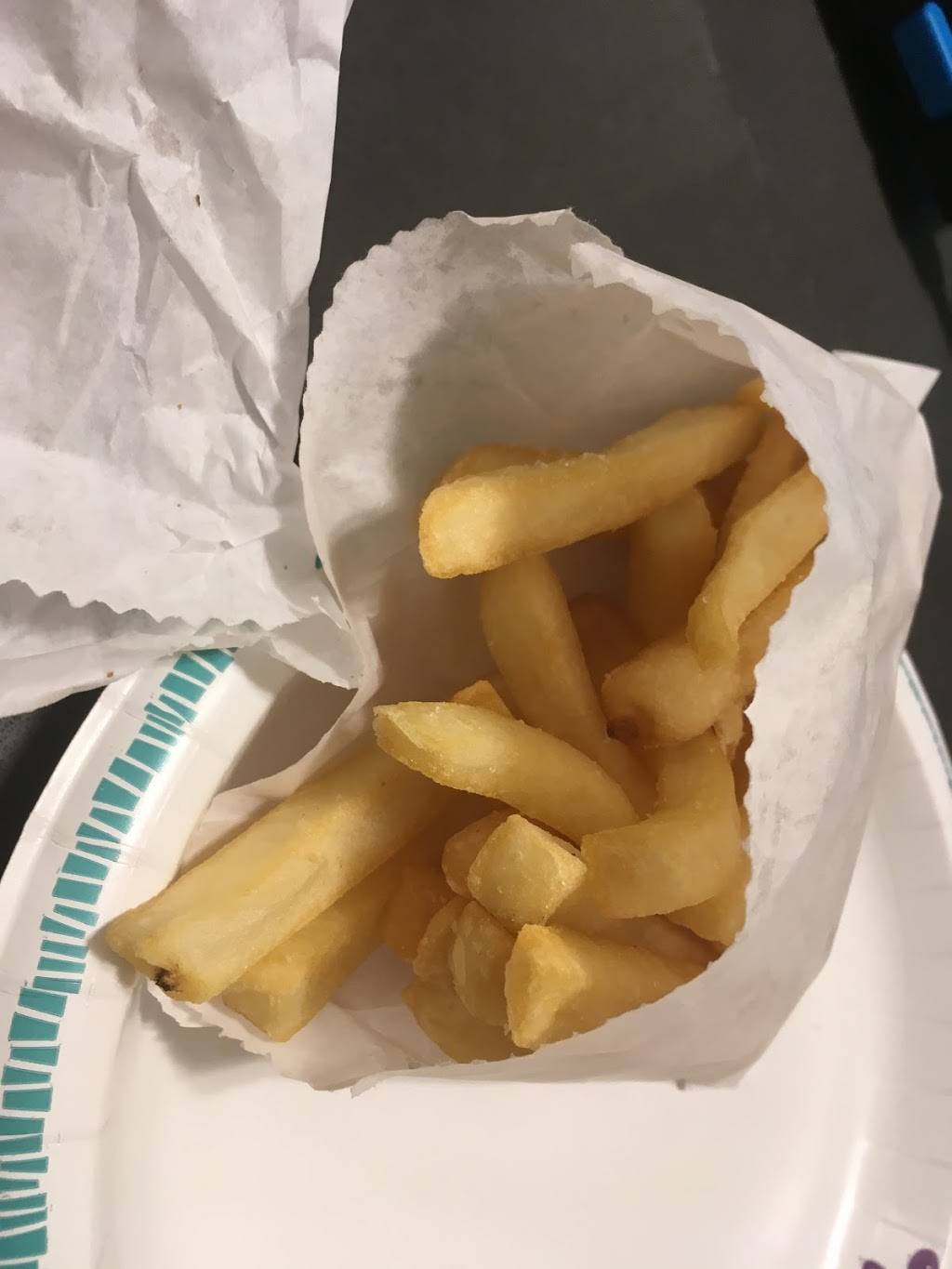 Oasis Burger & Shake | restaurant | 9345 La Riviera Dr, Sacramento, CA 95826, USA | 9163829699 OR +1 916-382-9699