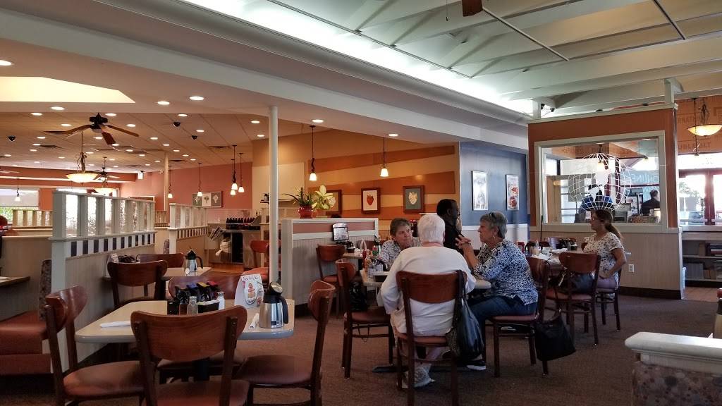 IHOP | bakery | 903 W Arrow Hwy, San Dimas, CA 91773, USA | 9095926980 OR +1 909-592-6980