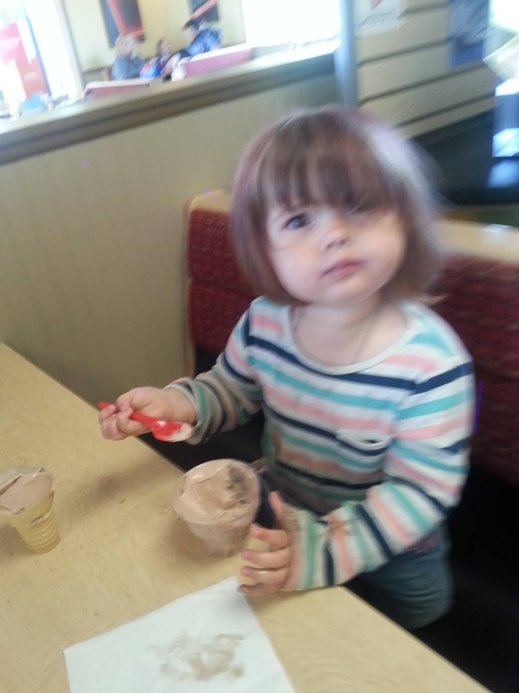 Dairy Queen Grill & Chill | restaurant | 1180 Canton Rd NW, Carrollton, OH 44615, USA | 3306279792 OR +1 330-627-9792