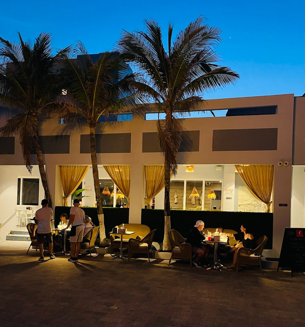 The Mermaid Queen | restaurant | 300 S Broadwalk, Hollywood, FL 33019, USA | 7862778351 OR +1 786-277-8351