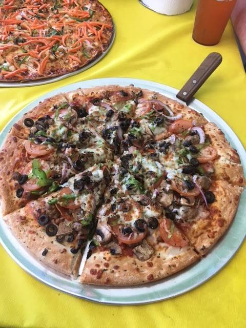 Pizza World Farmville | restaurant | 237 Sunchase Blvd, Farmville, VA 23901, USA | 4343911000 OR +1 434-391-1000