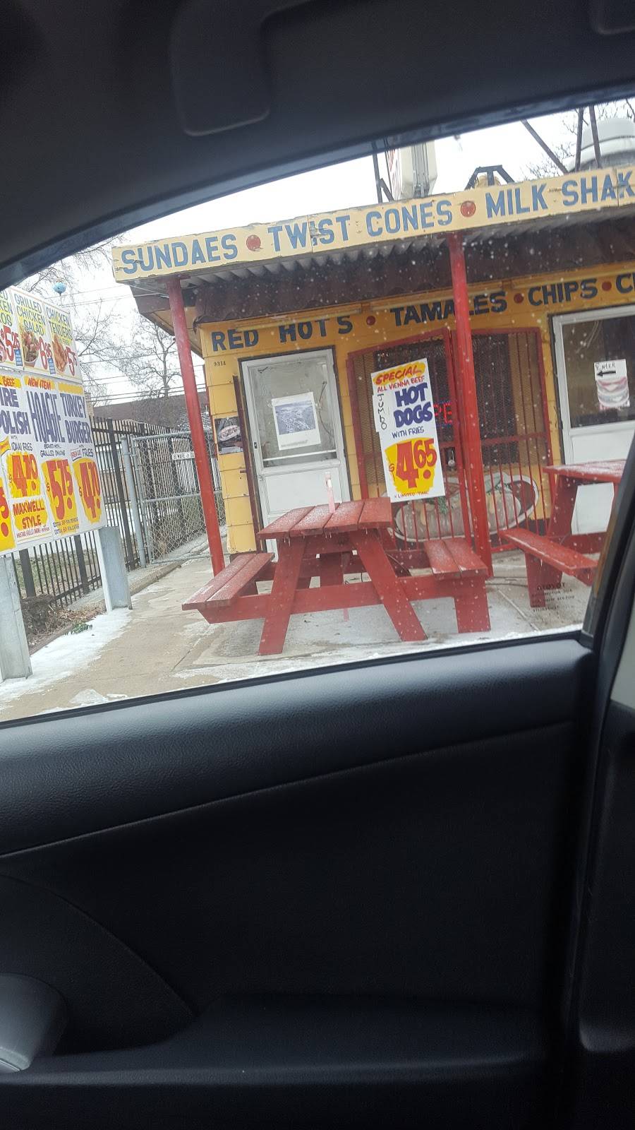 Dans Hot Dogs | restaurant | 9314 S Ashland Ave, Chicago, IL 60620, USA | 7737799123 OR +1 773-779-9123