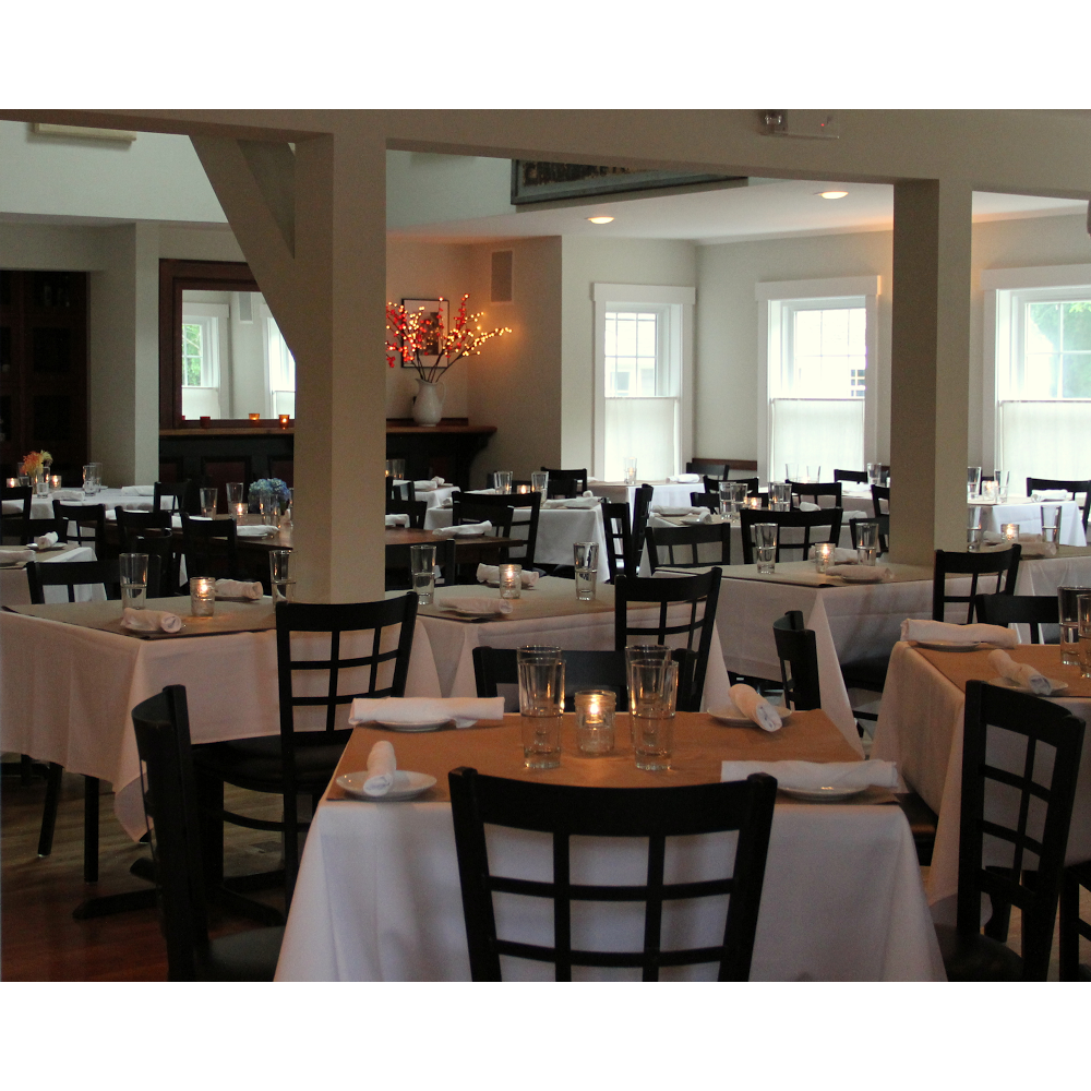 Chilmark Tavern | restaurant | 9 State Rd, Chilmark, MA 02535, USA | 5086459400 OR +1 508-645-9400