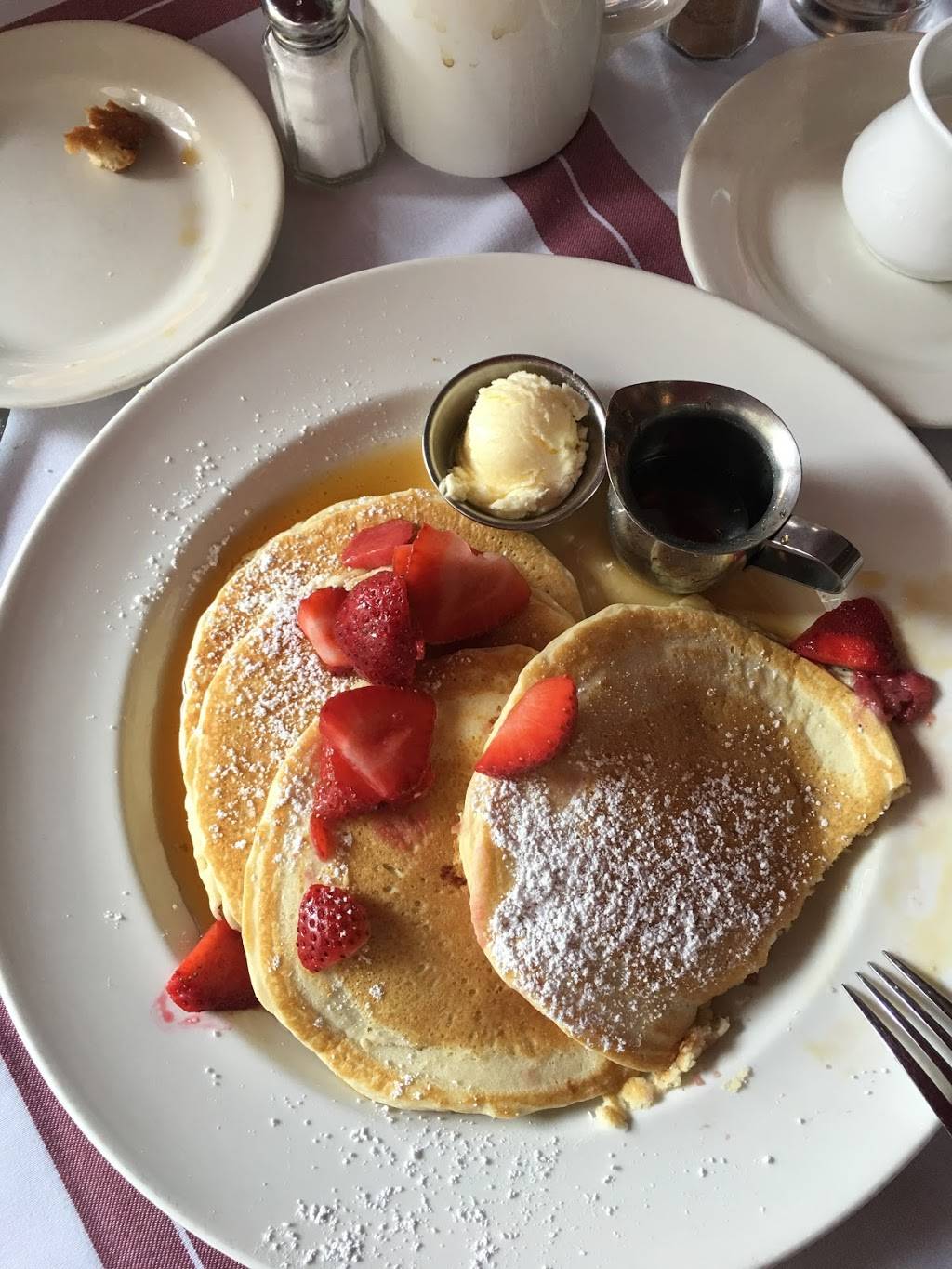 Tavern On Rush | restaurant | 1031 N Rush St, Chicago, IL 60611, USA | 3126649600 OR +1 312-664-9600