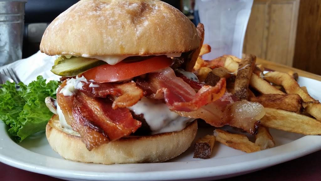 Petes Henny Penny Restaurant | restaurant | 4995 Petaluma Blvd N, Petaluma, CA 94952, USA | 7077630459 OR +1 707-763-0459