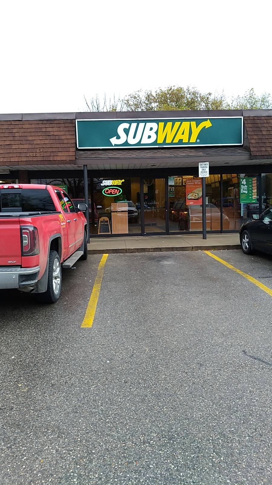 Subway | restaurant | 38 York Rd, Dundas, ON L9H 1L4, Canada | 9056281283 OR +1 905-628-1283