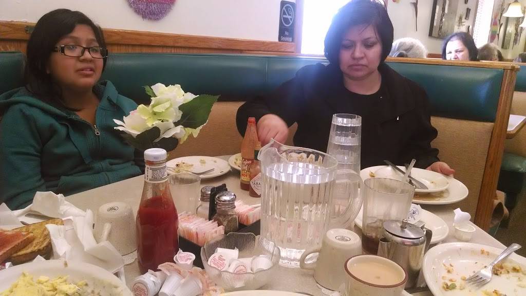 Toms Restaurant | restaurant | 894 Burnham Ave, Calumet City, IL 60409, USA | 7088682600 OR +1 708-868-2600