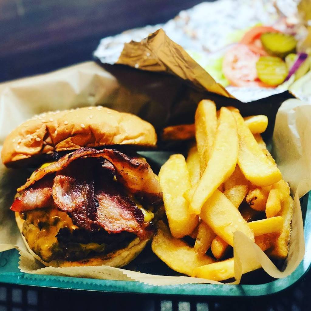 Isaacs World Famous | meal takeaway | 7801 N Nebraska Ave, Tampa, FL 33604, USA | 8132320035 OR +1 813-232-0035