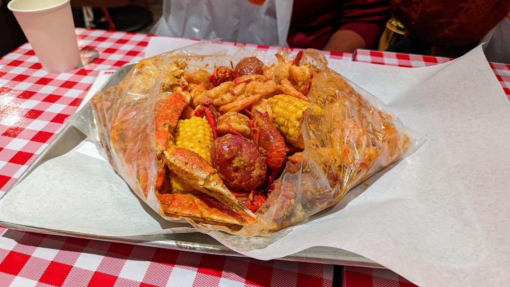 Lowcountry Chinatown | restaurant | 2359 S Wentworth Ave, Chicago, IL 60616, USA | 3129007770 OR +1 312-900-7770