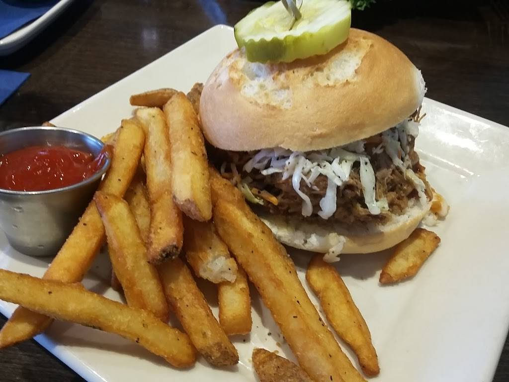 Blu Alehouse | restaurant | 855 St George Ave, Woodbridge, NJ 07095, USA | 7327504258 OR +1 732-750-4258