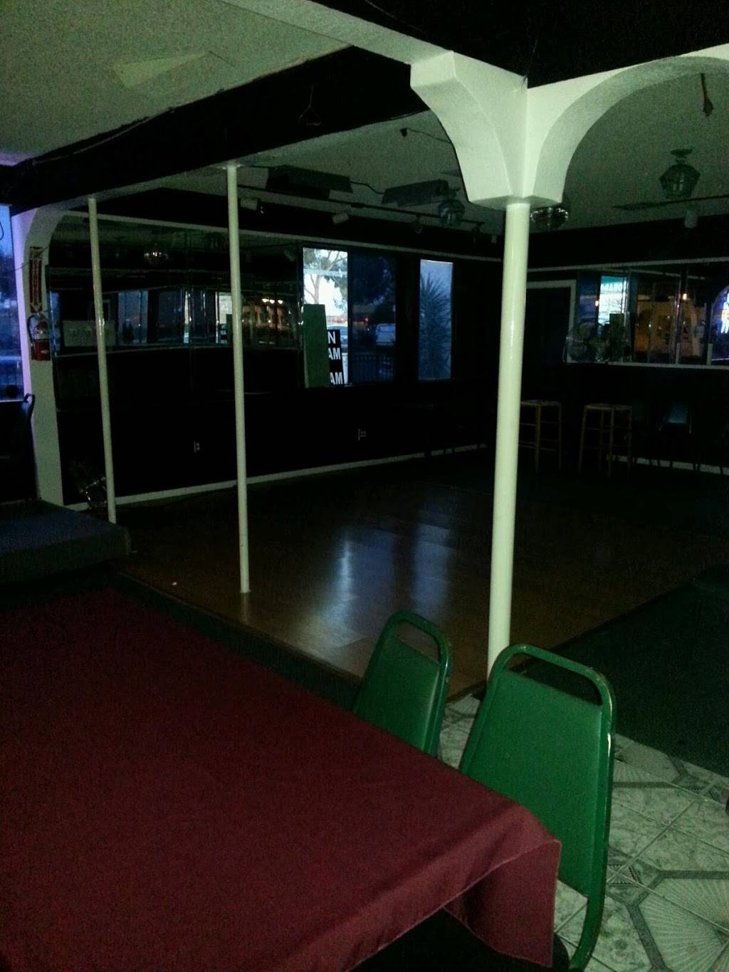 Los Robles Grill | restaurant | 14101 Hawthorne Blvd, Hawthorne, CA 90250, USA | 3106792051 OR +1 310-679-2051