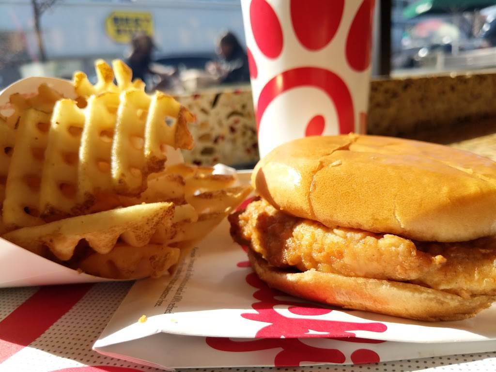 Chick-fil-A | restaurant | 4505 Wisconsin Ave NW, Washington, DC 20016, USA | 2022444514 OR +1 202-244-4514