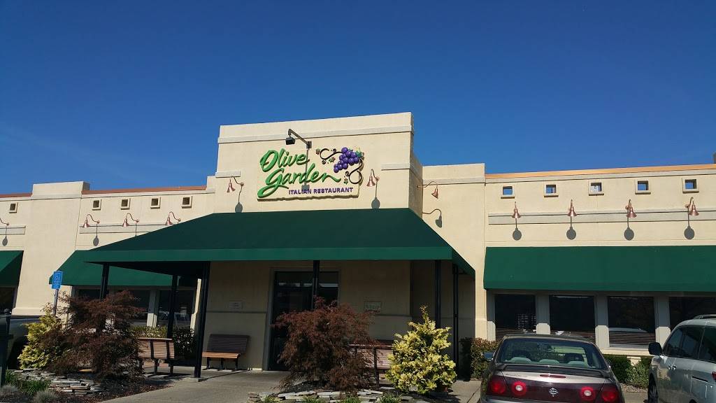 Olive Garden Italian Restaurant | meal takeaway | 12 Mall Rd, Barboursville, WV 25504, USA | 3047336481 OR +1 304-733-6481