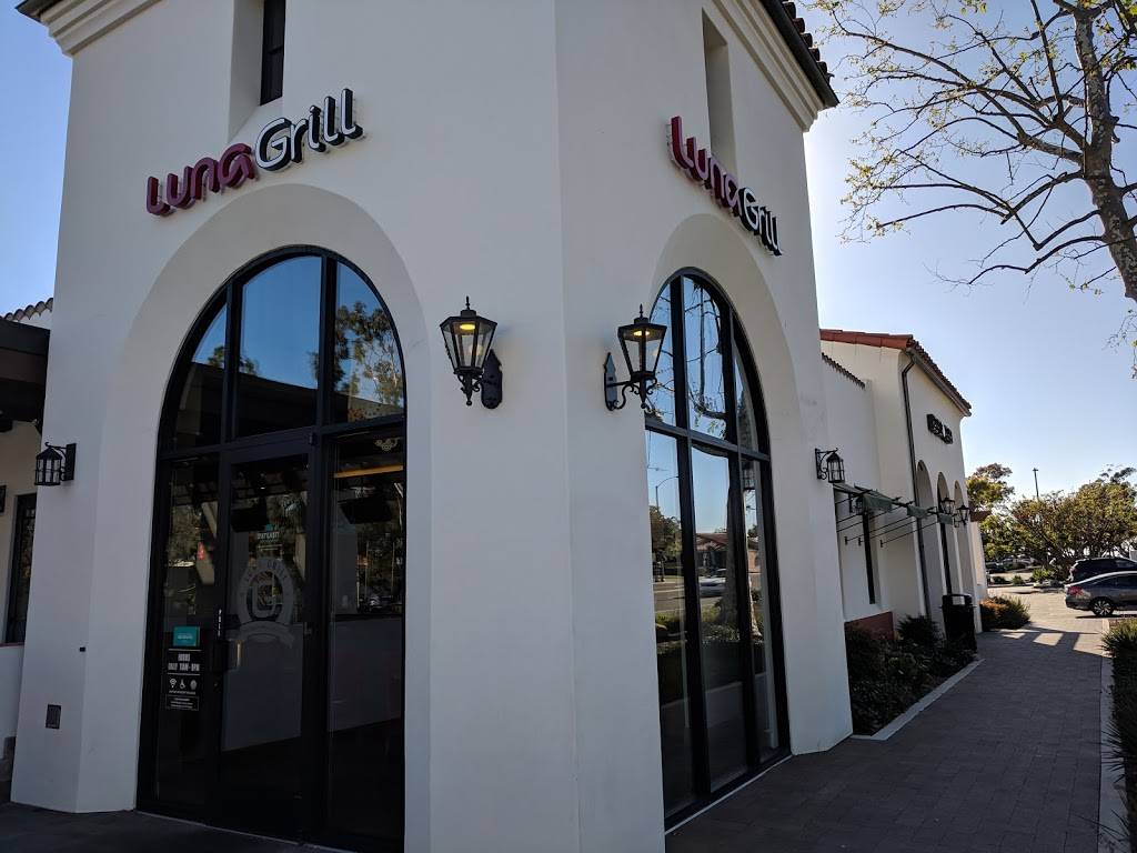 Luna Grill - Santa Barbara | restaurant | 3925 State St A, Santa Barbara, CA 93105, USA | 8056953925 OR +1 805-695-3925