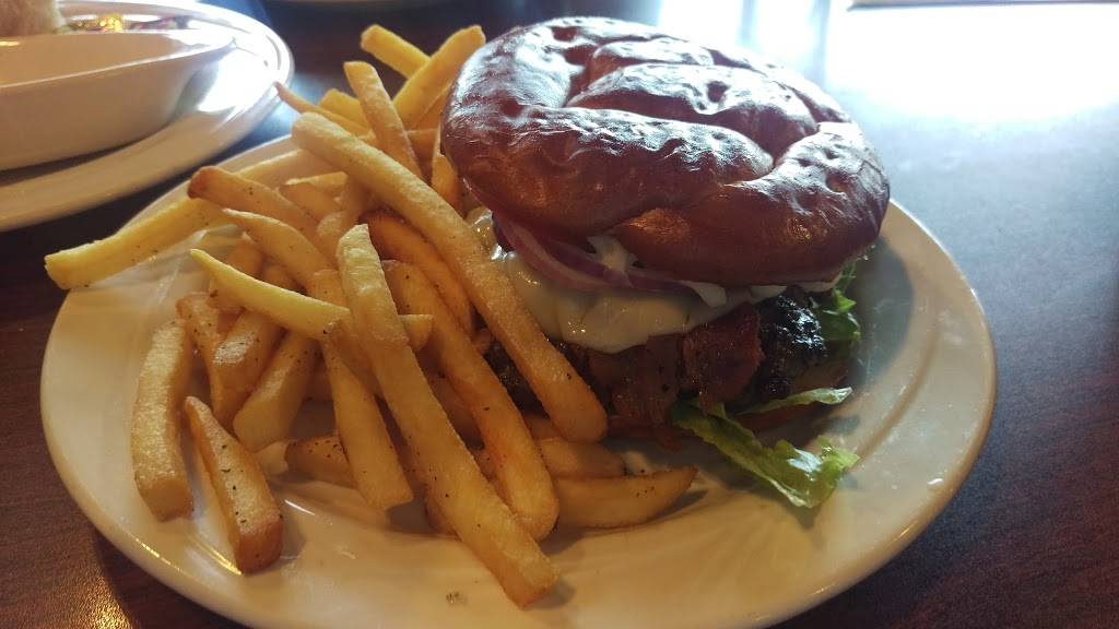 The Italian Grille | restaurant | 227 N S Duesenberg Dr, Auburn, IN 46706, USA | 2609259400 OR +1 260-925-9400