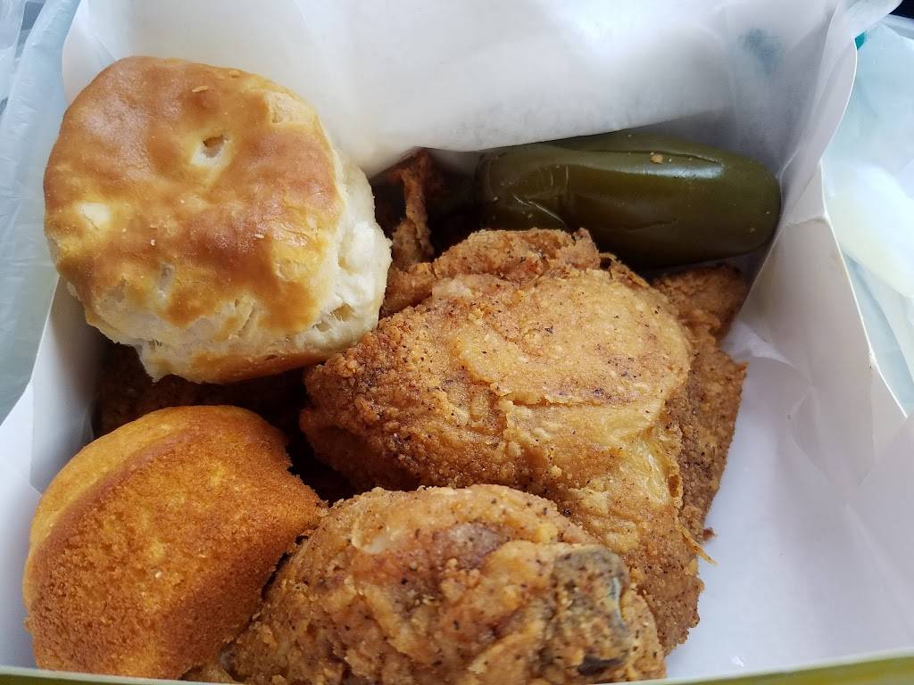 Frenchys Chicken | restaurant | 4646 Scott St, Houston, TX 77004, USA | 7137482233 OR +1 713-748-2233