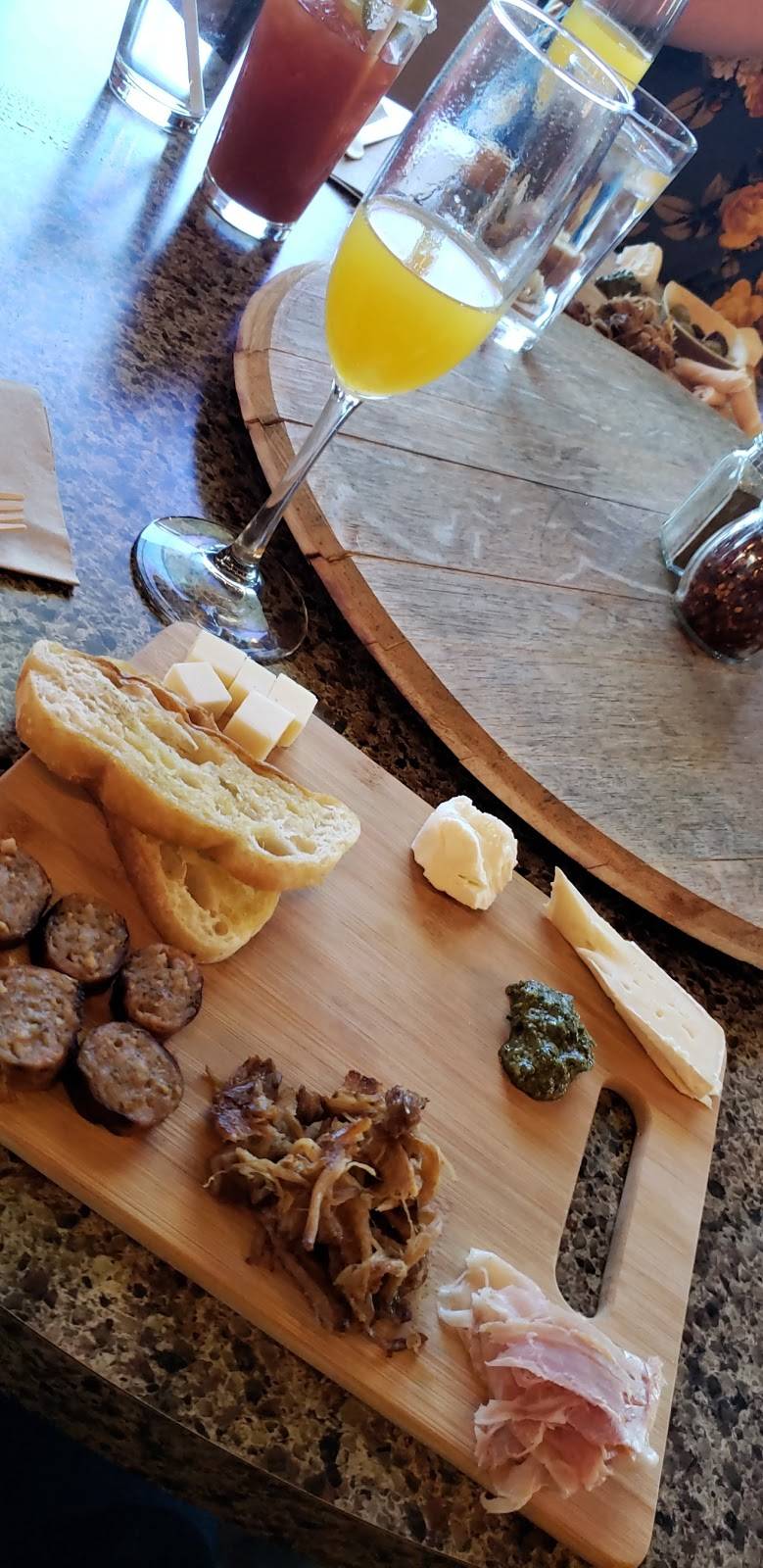 The Holy Grail | restaurant | 140 Montecillo Boulevard 2nd floor, El Paso, TX 79912, USA | 9155812035 OR +1 915-581-2035