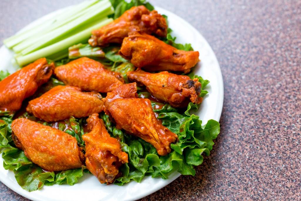 The Station Pub & Restaurant | restaurant | 6657 South St, Tinley Park, IL 60477, USA | 7086338240 OR +1 708-633-8240