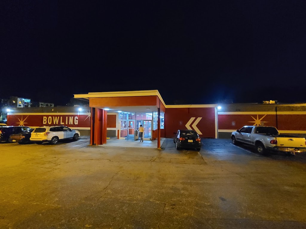 AMF Star Lanes - Asheville | restaurant | 491 Kenilworth Rd, Asheville, NC 28805, USA | 8282546161 OR +1 828-254-6161