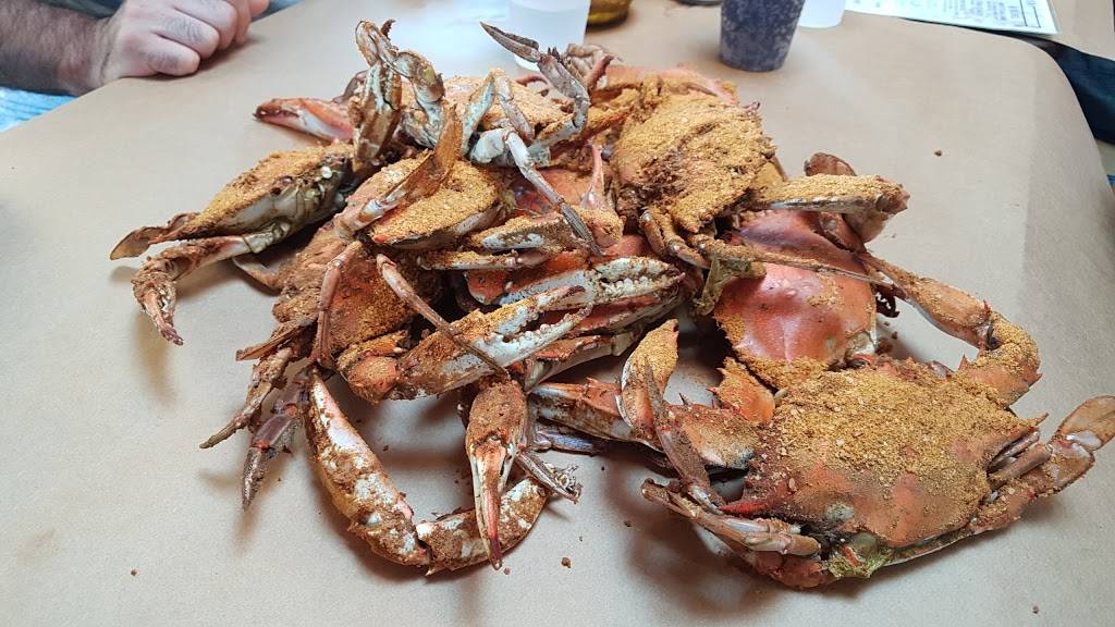 Cantlers Riverside Inn | restaurant | 458 Forest Beach Rd, Annapolis, MD 21409, USA | 4107571311 OR +1 410-757-1311