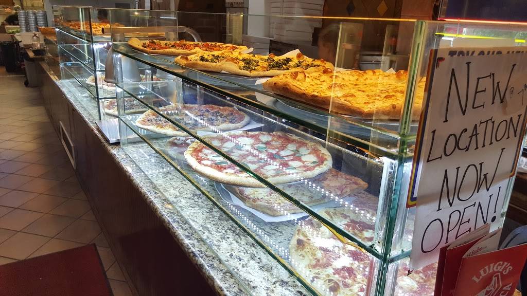 Luigis Pizza Fresca | restaurant | 2401 Fairmount Ave, Philadelphia, PA 19130, USA | 2157698888 OR +1 215-769-8888