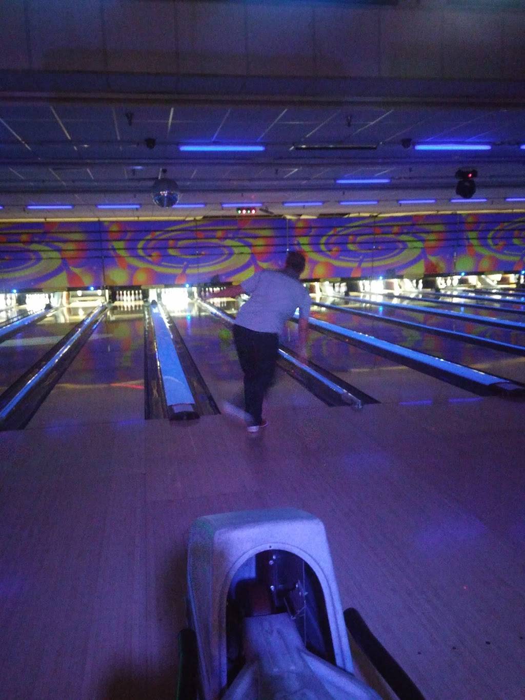 Chaparral Lanes | night club | 400 W Bonita Ave, San Dimas, CA 91773, USA | 9095922772 OR +1 909-592-2772