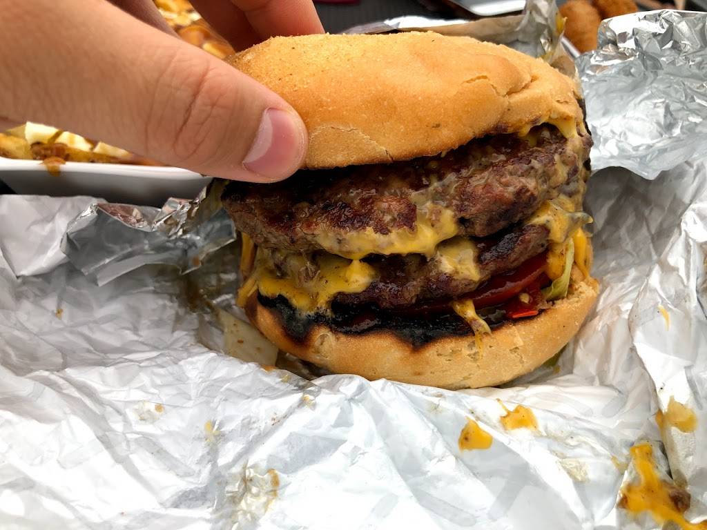 Burgers & Shakes Inc | restaurant | 5510 Limebank Rd, Gloucester, ON K1X 1C3, Canada | 6138224454 OR +1 613-822-4454