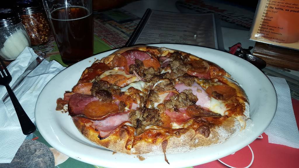 Tom Codys Pizza & Sports Bar | restaurant | 2630 N Lombard St, Portland, OR 97217, USA | 5032834217 OR +1 503-283-4217