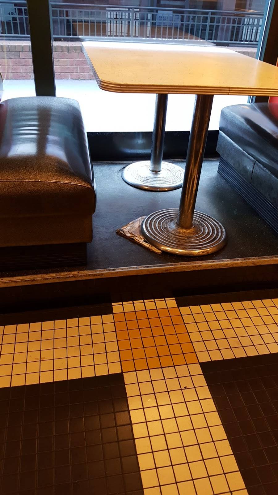 Build A Burger | restaurant | 3811 Green Hills Village Dr, Nashville, TN 37215, USA | 6152928685 OR +1 615-292-8685