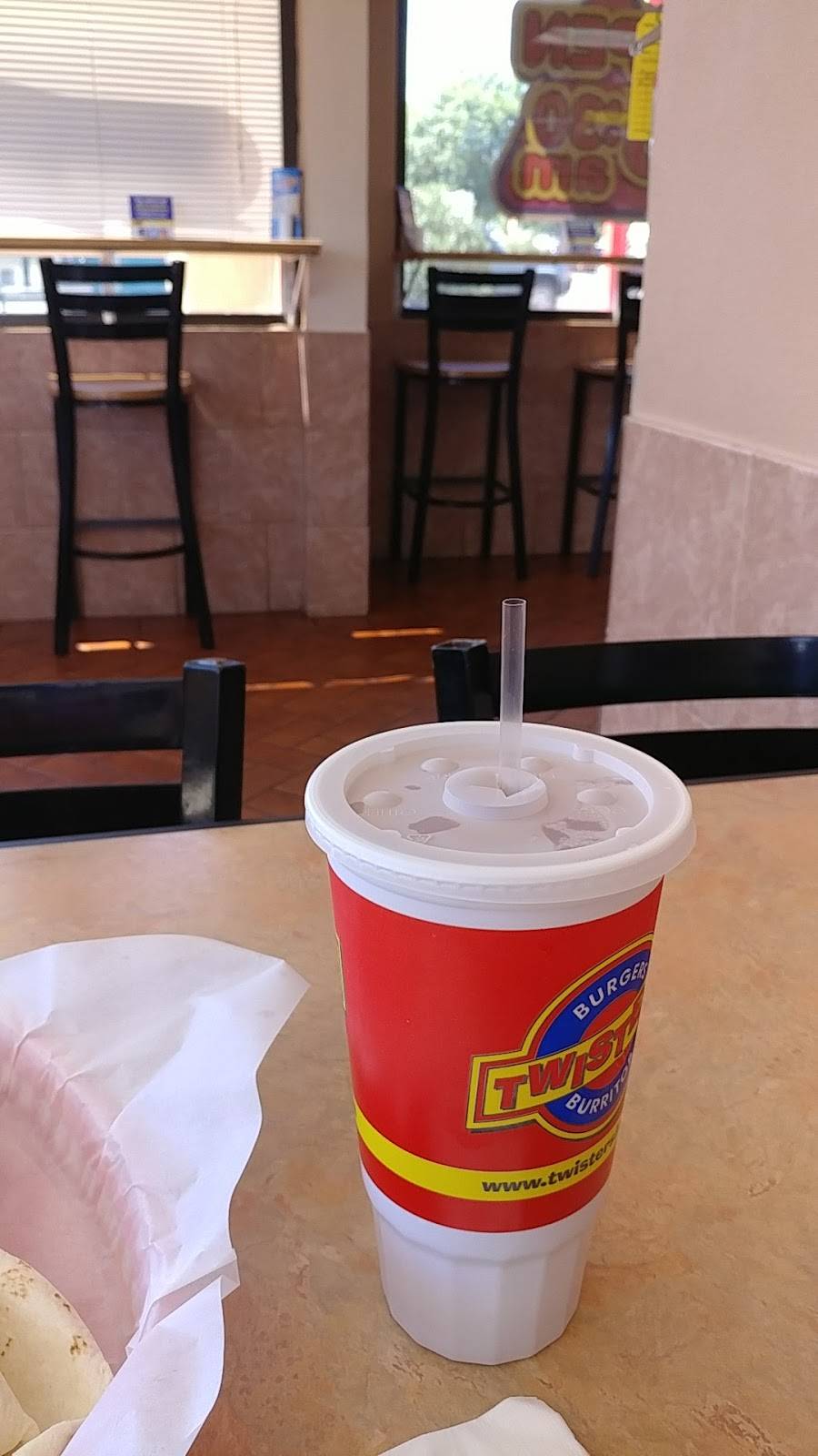 Twisters Burgers and Burritos | restaurant | 5201 Gibson Blvd SE, Albuquerque, NM 87108, USA | 5052326866 OR +1 505-232-6866