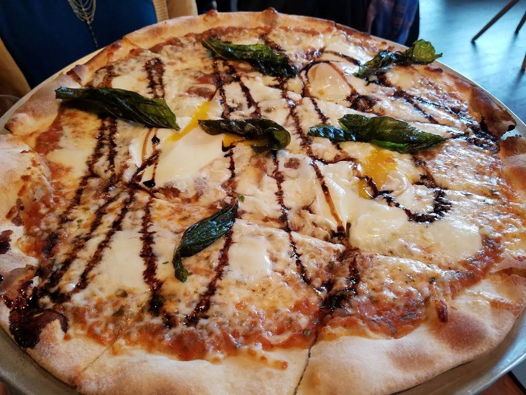 Carbon Arc Bar & Board | restaurant | 4620 N Lincoln Ave, Chicago, IL 60625, USA | 7739618946 OR +1 773-961-8946