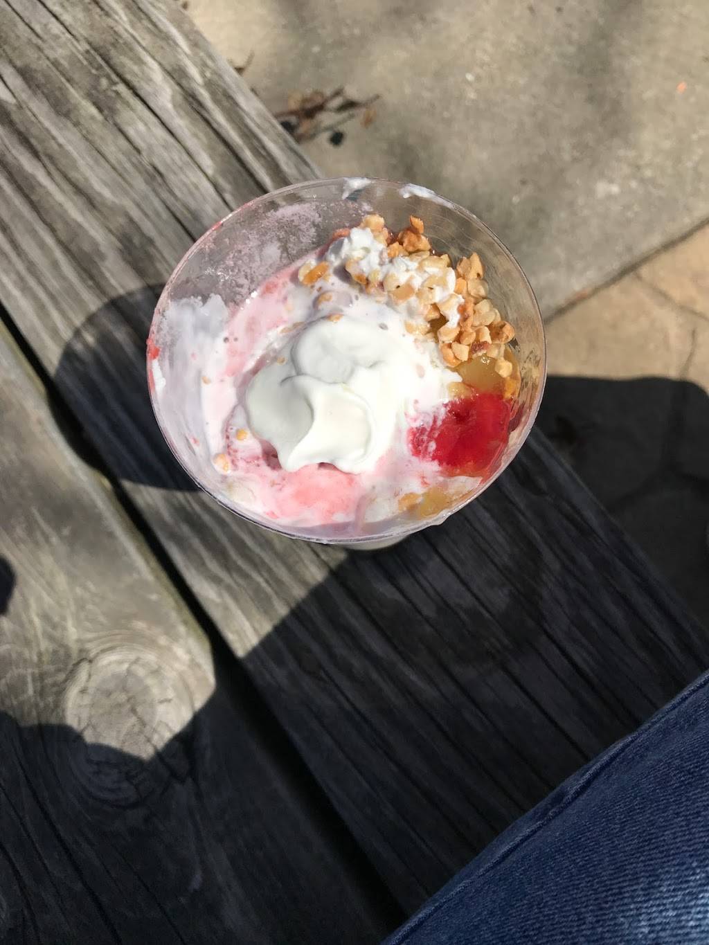 Captain Sundae | restaurant | 537 W Main Ave, Zeeland, MI 49464, USA | 6167721540 OR +1 616-772-1540