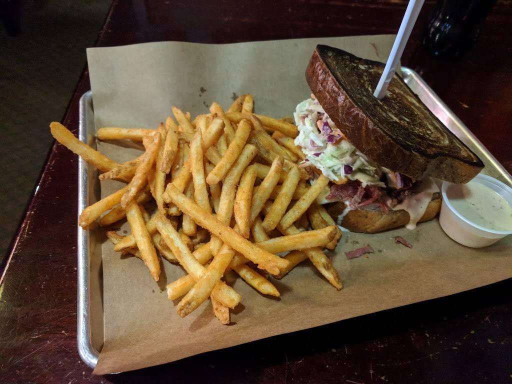 Big Hoffas Smokehouse | restaurant | 800 E Main St, Westfield, IN 46074, USA | 3178670077 OR +1 317-867-0077