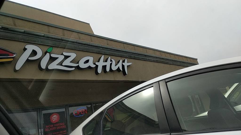 Pizza Hut | restaurant | 35 Skyline Plaza, Daly City, CA 94015, USA | 6507567500 OR +1 650-756-7500
